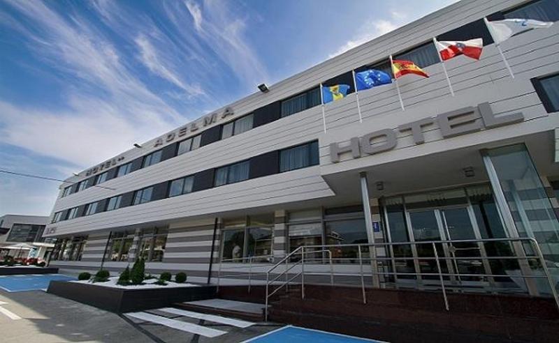 Hotel Adelma Hoznayo Exteriör bild